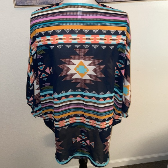 Aztec pattern cocoon wrap - Picture 3 of 8